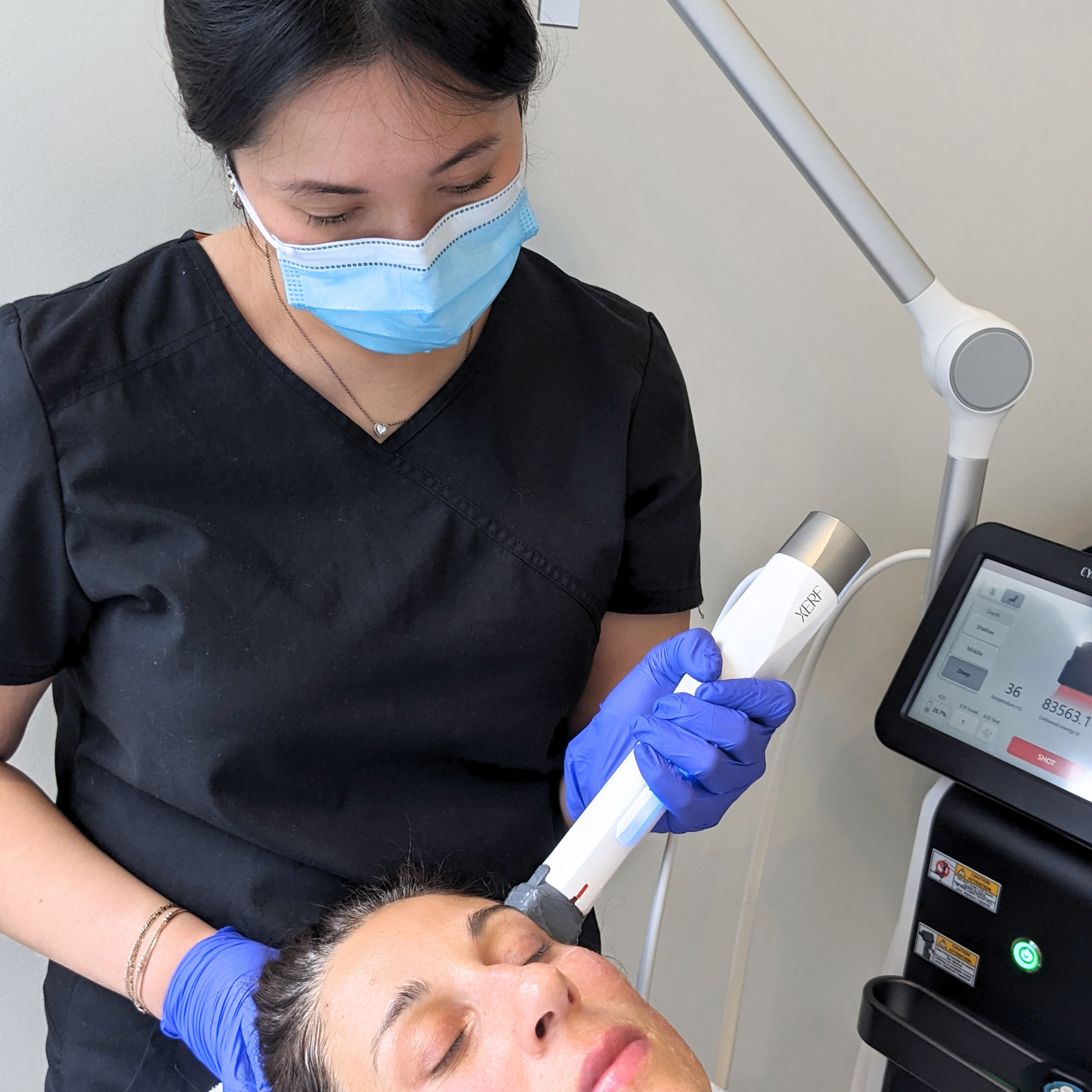 FORM Light Lift - XERF & Red Light Therapy